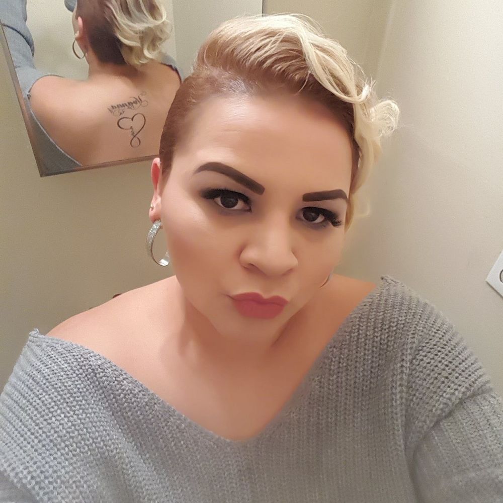 Meet your Posher, Maria alejandra